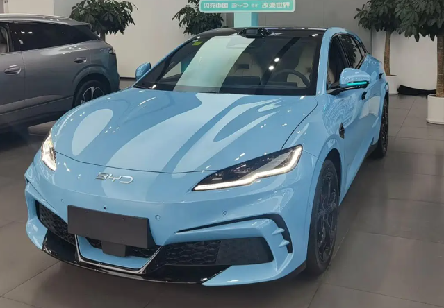 海豹06GT闪充版到店，升级326马力+怀挡，配天神之眼B+云辇-C
从实车图来