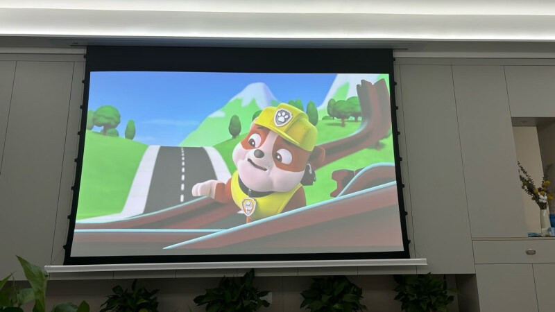 千元电动幕布，这5款让你秒变家庭影院专家！