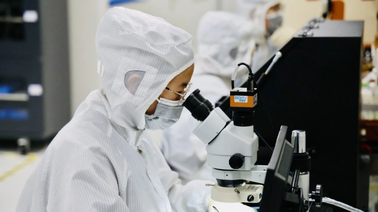 华信泰实现中国芯片原子钟量产纪实