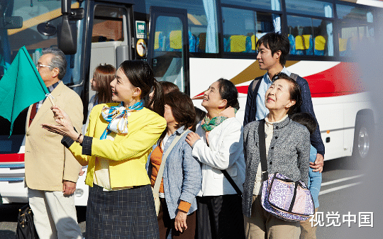 老伴癌症晚期，最后的愿望是出门旅游，儿子却把我们的旅游名额换成了他岳父岳母