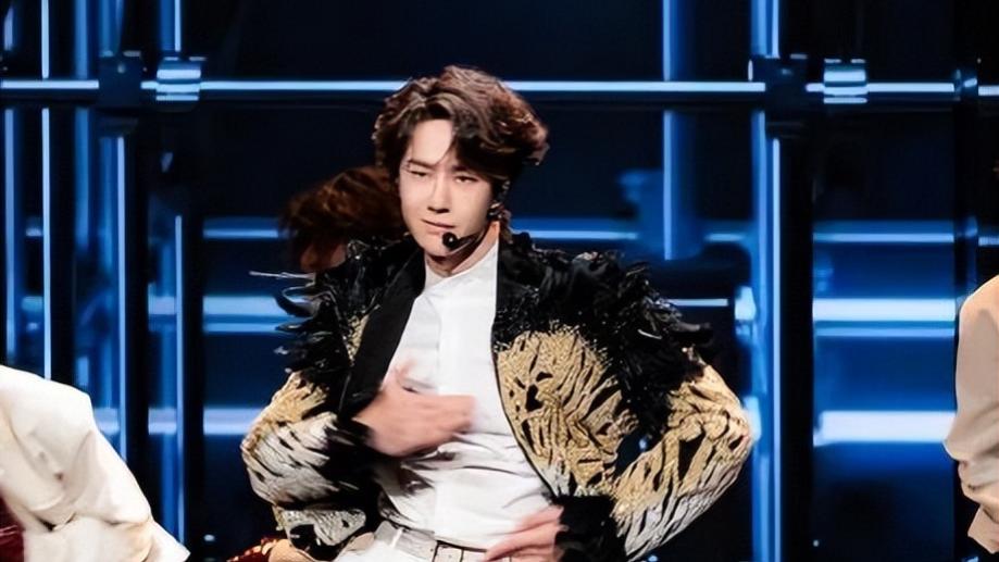 春晚刷屏全网！刻在中国人DNA里的回忆杀，才是顶流密码