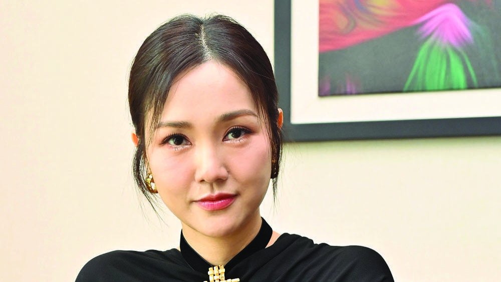 她是香港乐坛天后，曾身陷抑郁6次爆肺，复出被赞靓女状态大勇