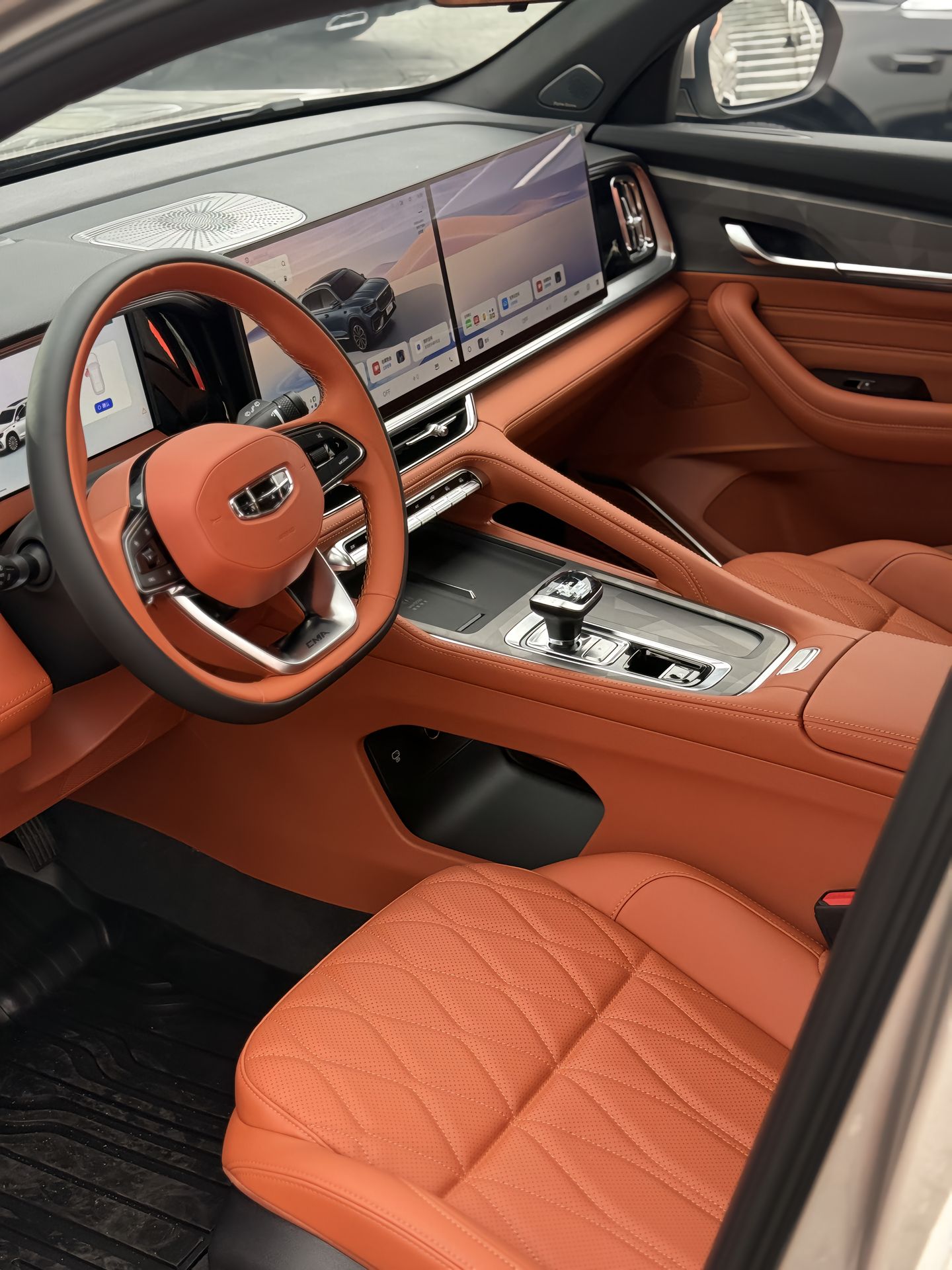 真心吐个槽，关注星越L大半年，燃油版各方面都太合我心意，本来都打算近期去订车了！