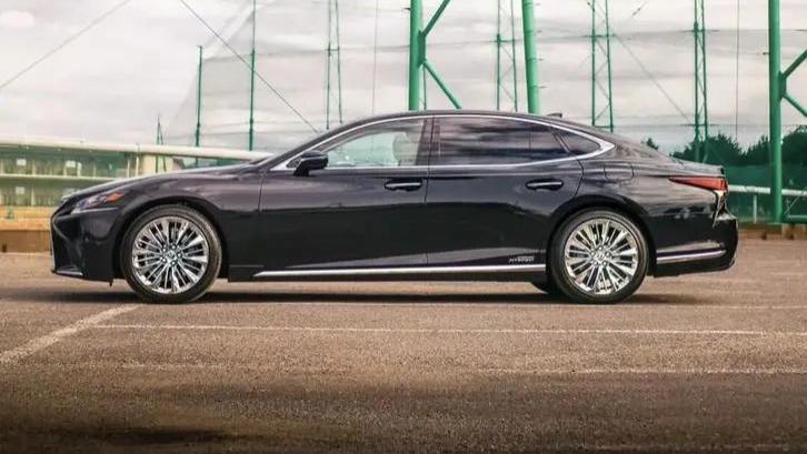 雷克萨斯ES200二手车行情：开一年亏7万，你还敢买吗