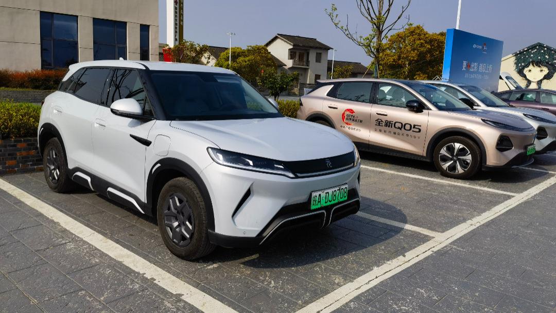 比亚迪元UP对比长安启源Q05，同样价格你选谁？