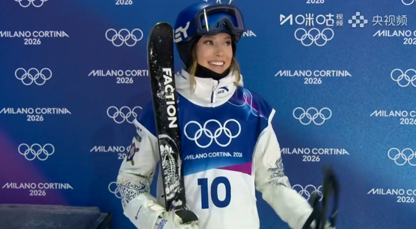 恭喜中国选手谷爱凌和刘梦婷进入冬奥会自由式滑雪女子大跳台的决赛！

      