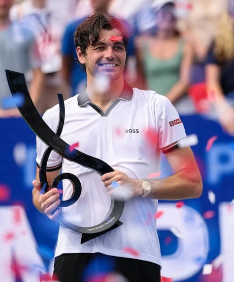 网球圈今天传来重磅！ATP500华盛顿站男单决赛，3号种子弗里茨直落两盘（7-6