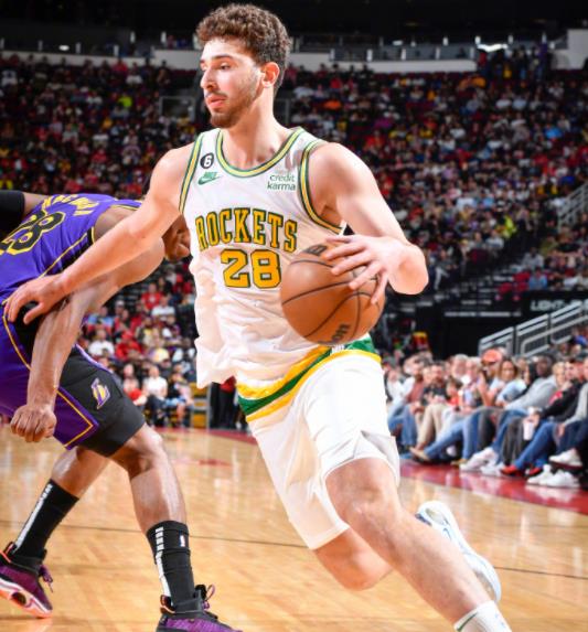 下赛季火箭队的头号球星凯文·杜兰特将年满38岁。NBA记者拉查德·宾克利觉得火箭