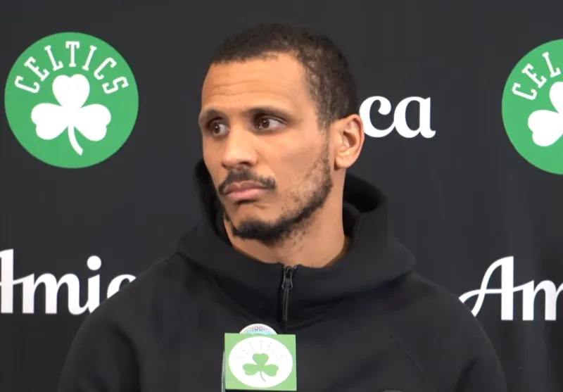 马祖拉换人，对记录不在意

是不是也算致敬了伯德半场9断下半场拒绝上场拿四双？