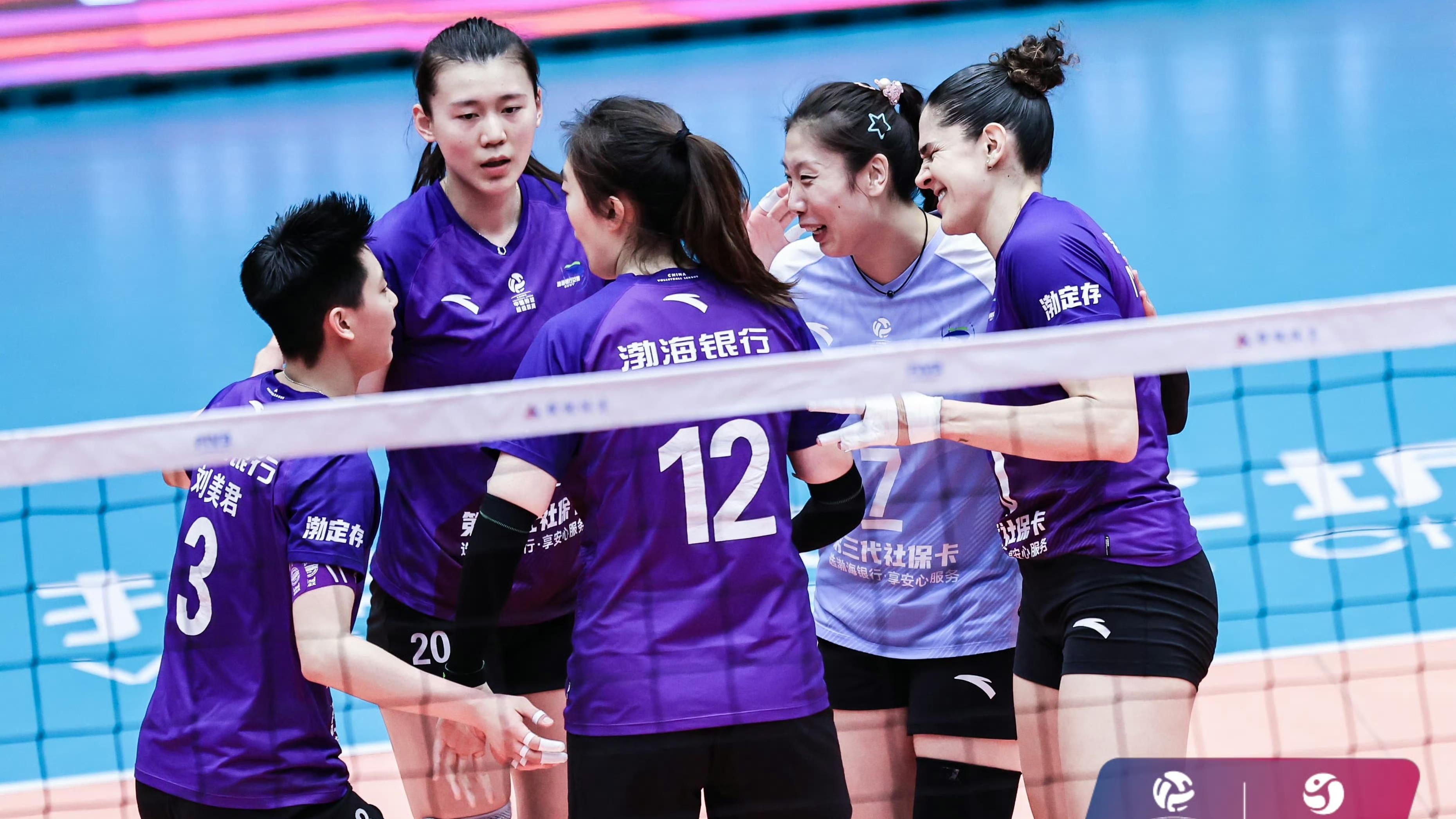 天津女排升至第二，双外援立功，上海三连胜，匡奇让人失望