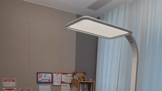 读书越好越近视？读懂护眼大路灯核心参数，告别伤眼焦虑