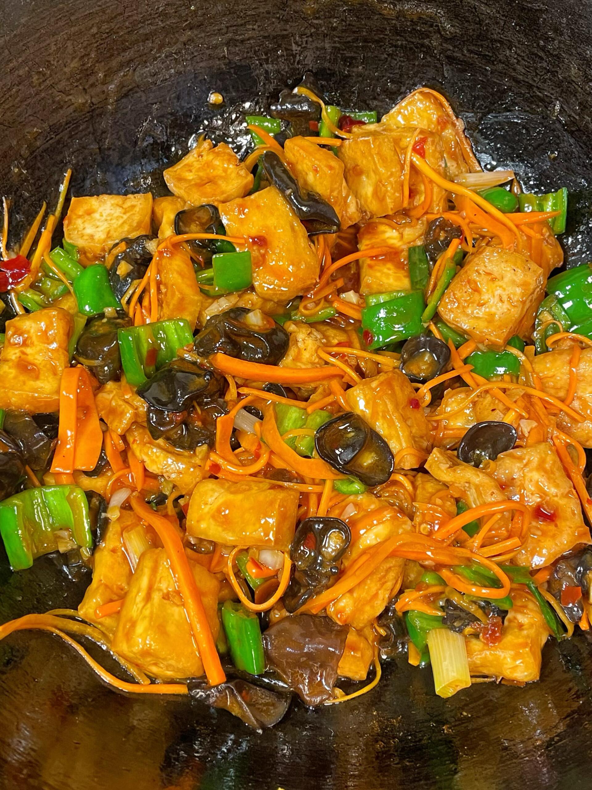 家常鱼香豆腐｜香辣下饭，新手也能轻松做
作为家常餐桌上的经典硬菜，鱼香豆腐凭着鲜
