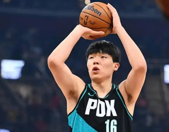 杨瀚森下个赛季预测
之所以说下个赛季，我感觉这个赛季开拓者不管教练还是杨瀚森都烂