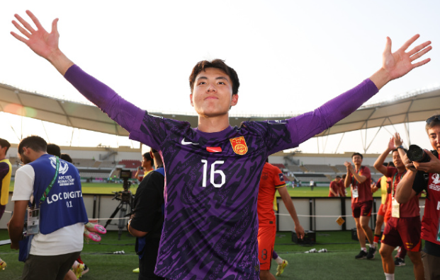 最近有不少朋友在讨论李昊和王大雷谁更胜一筹，作为看了十几年中超的老球迷，我必须说