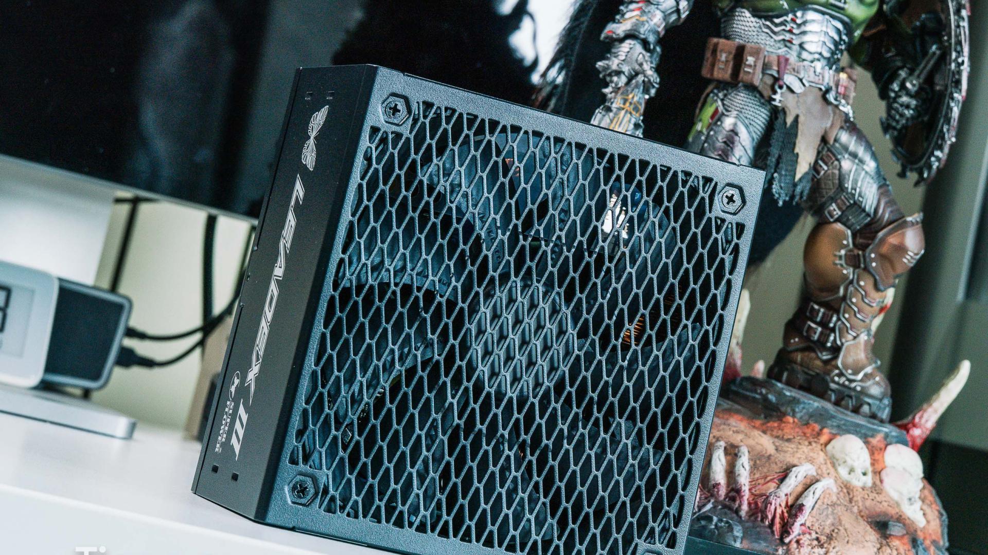 千瓦白金硬核旗舰！振华LEADEX III P1300W深度聊