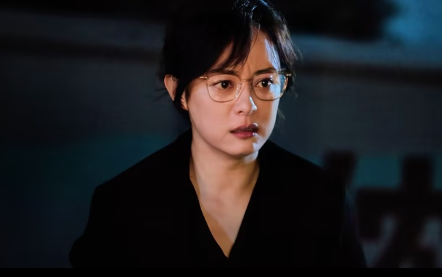 《危险关系》让人后背发凉
孙俪去年演了《蛮好的人生》一个从阴影走向阳光的女人胡曼