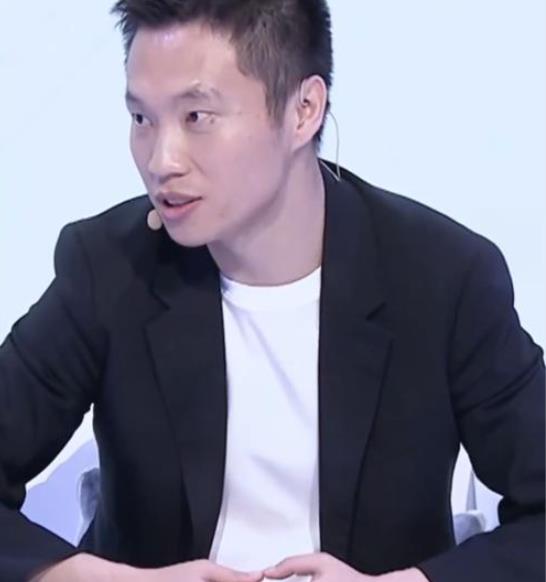 Momenta 创始人曹旭东，智驾最终只剩两三家。非常同意曹旭东这个观点，智驾是