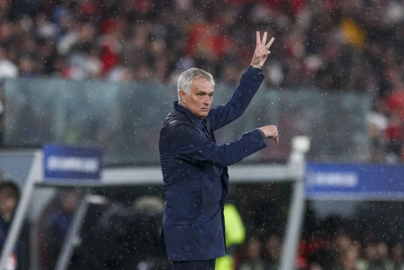 穆里尼奥真的甘心终老本菲卡？！狂人老了，但依旧很狂！
在当今足坛的几大名帅中，6