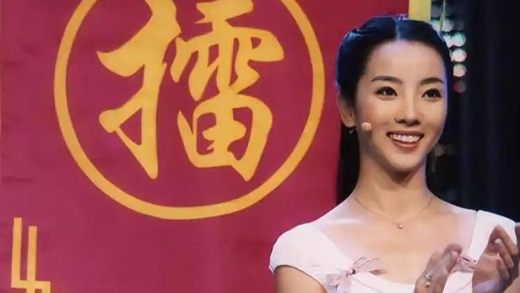 39岁李思思近况，离开央视仅2年