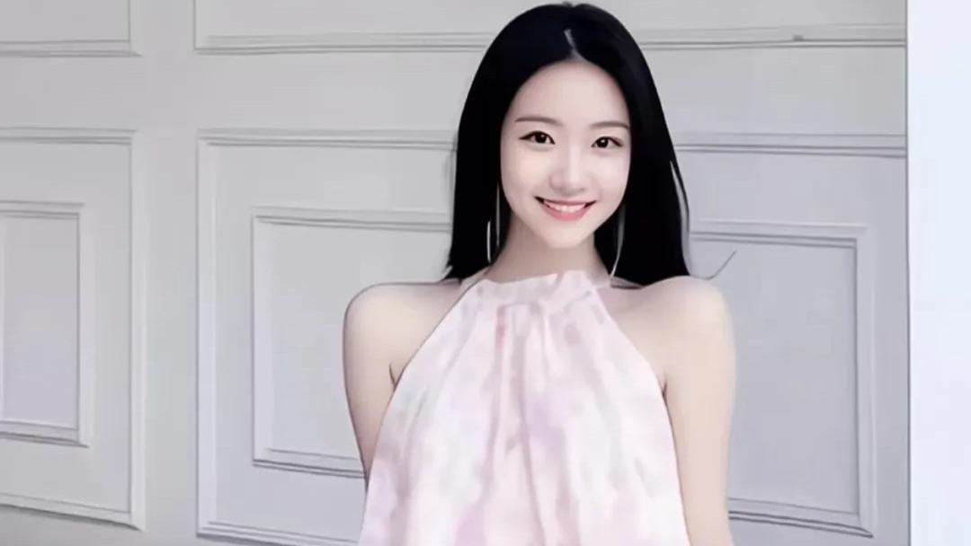 中年女人油腻4件套：“自以为时髦，实际廉价显老”，参比一下看看你有吗