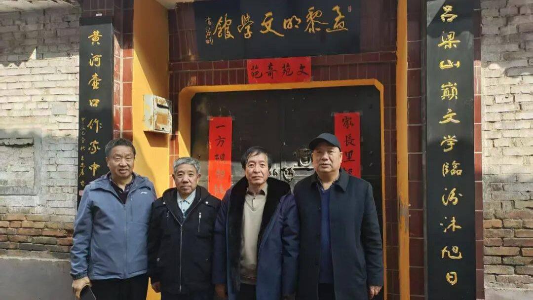 庞华明：黄土高坡的文学灯塔 ——写给我心动的挚友