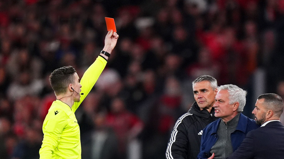 足坛综述！特朗普挑衅伊朗队！英超欧战9队仅1胜，穆里尼奥国家德比染红，处罚追加