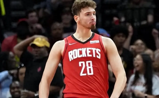 打完季后赛，你们就不会叫着交易申京了

去年打服大嘴，得分篮板都比常规赛高，防守