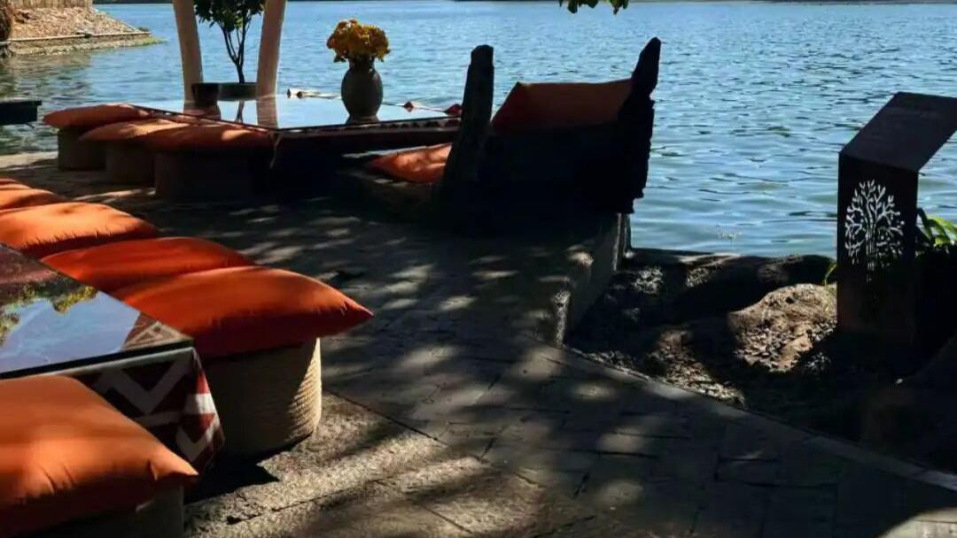 花大价钱“旅游委托”的年轻人，在想什么？