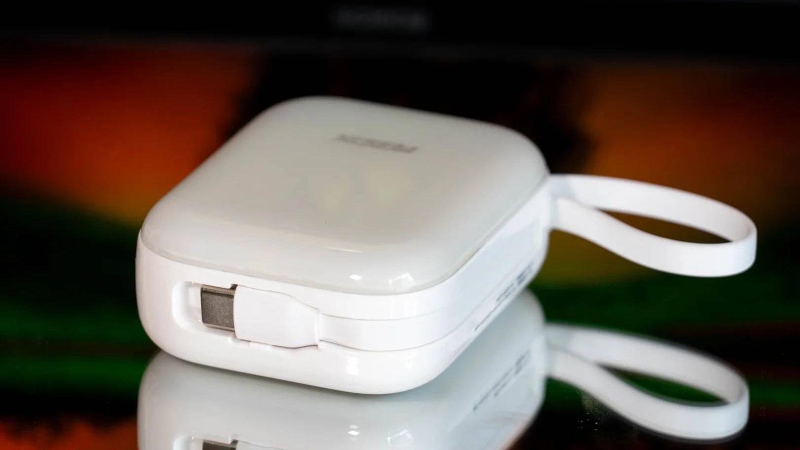 什么牌子充电宝质量最好？轻薄便携充电宝选购指南，5款适合出游便携充电宝推荐！