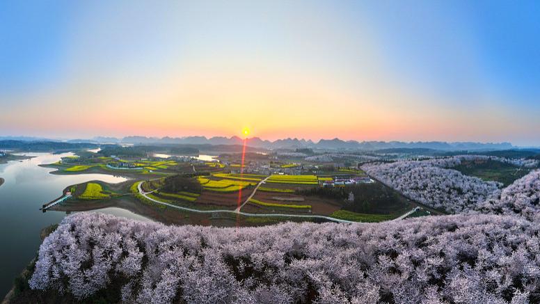 《吸引力法则》：顺利吸引财富，人生从此开挂