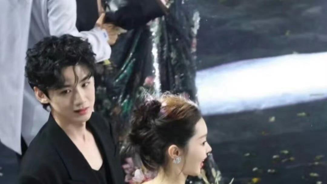 白敬亭宋轶：同款餐厅风波下的情感谜局