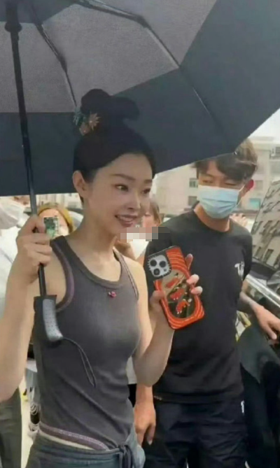 好奇穿这种衣服怎么上厕所？ ​​​