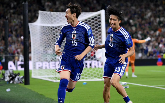 我是真酸了

日本队把突尼斯队摁着打，两条边路直接压的突尼斯队透不过气，日本足球
