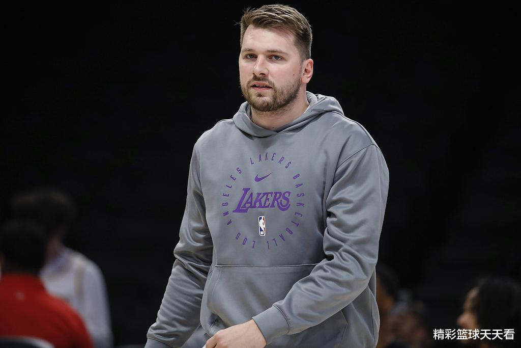 东契奇的报销并不会影响湖人的实力！湖人最强形态是上赛季詹姆斯+里弗斯带队时期，那