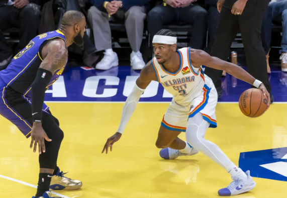 湖人雷霆前瞻

保护好篮板不让雷霆冲起来打转换进攻➕77兜底➕斯玛特缠绕亚历山大