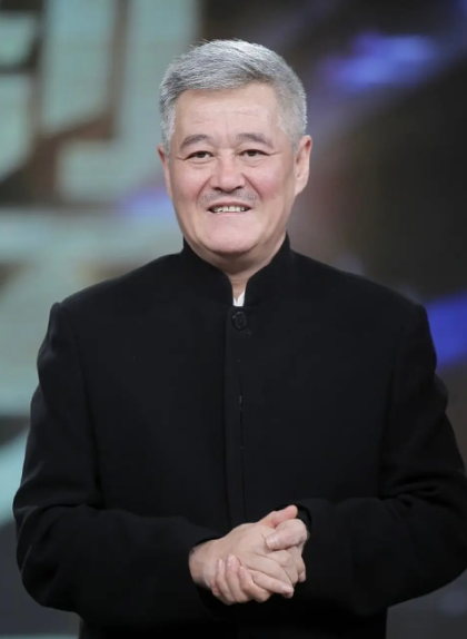 赵本山近况：退居幕后定居三亚，晚年生活低调务实 