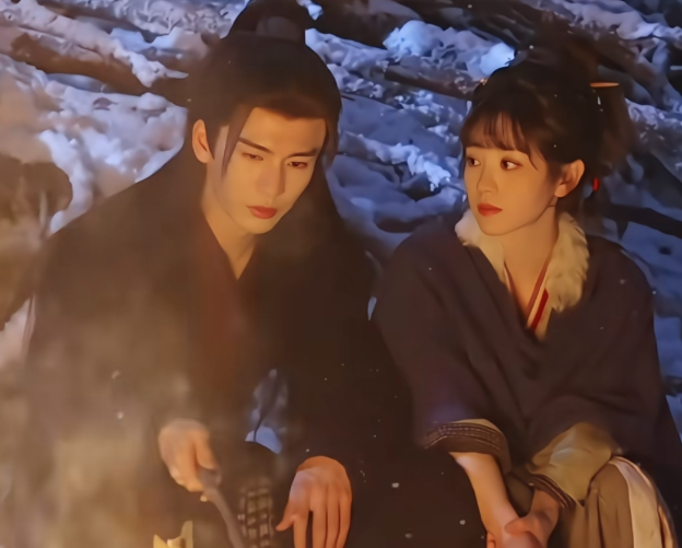 金靖问张凌赫拍吻戏感觉怎么样
张凌赫说习惯了，当时正是《逐玉》拍摄阶段
是在张凌