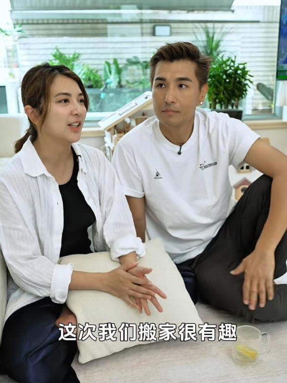 陈展鹏和港姐太太单文柔合体录视频
不仅公开了新房内景，更辟谣网传的“搬进超豪华独