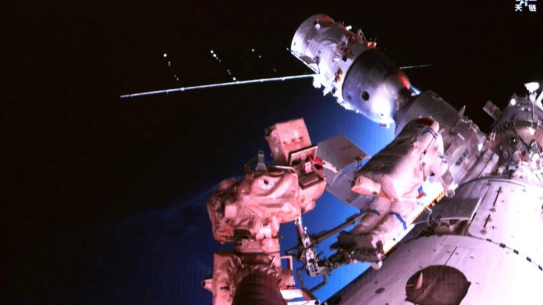 7次漫步宇宙！航天员张陆超越陈冬，成中国第1位7次出舱航天员 太空“拼命”7次！中国第一人张陆：出舱