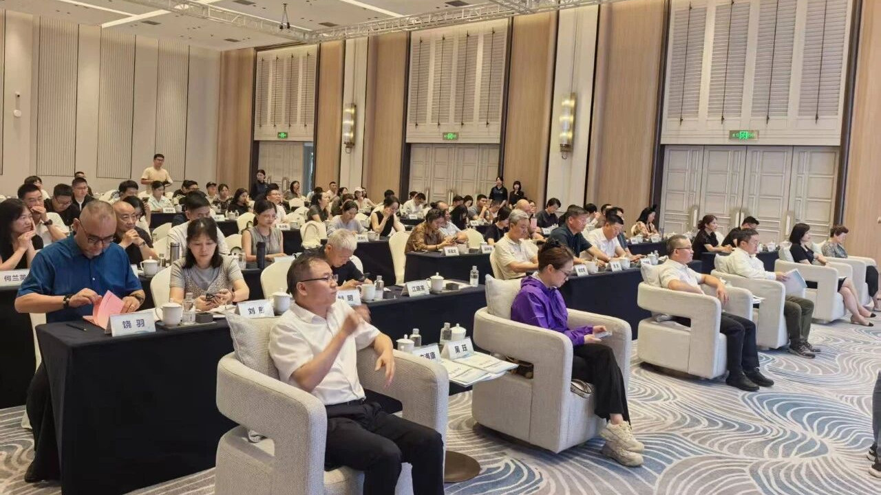 聚力“浙里自驾”  省自驾游与房车露营分会完成换届，定海启新篇