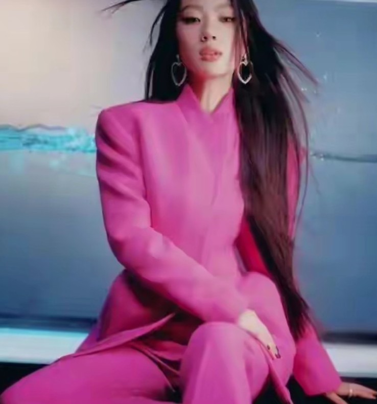 支持李荣浩！不能再让哗众取宠成为主流了！也希望单依纯能早日回正道。
 
坚决应该