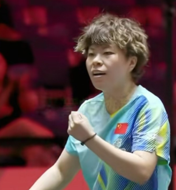 王艺迪新发型赢得新加坡大满贯开门红，携手黄友政晋级！
2026年2月23日，WT