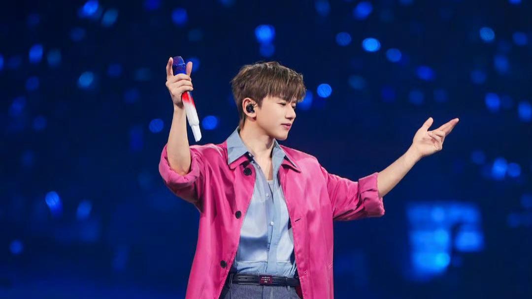 张杰直播回应张凌赫送花篮：一句祝福，尽显前辈格局