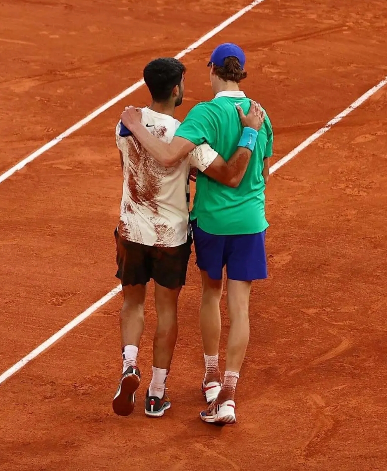 男子网坛真的是越来越没劲！

随着阿尔卡拉斯2-0横扫本土宠儿瓦舍罗，蒙特卡洛大