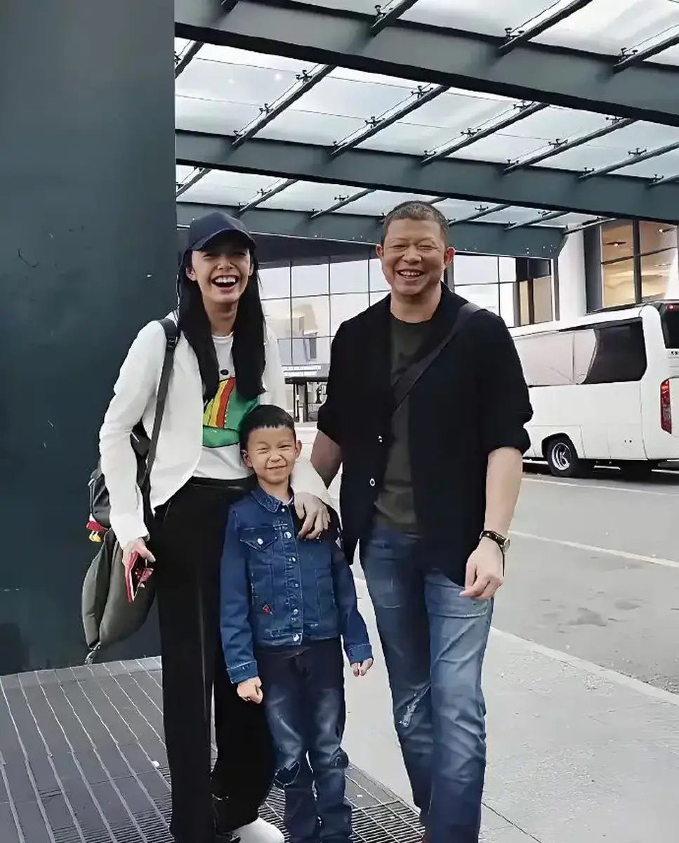 姚晨与曹郁官宣离婚 两人婚后育有一儿一女