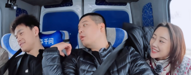 马頔也看不下去了
他跟孙杨说：“我觉得你有一个问题是，你要听豆豆她的声音，咱们作