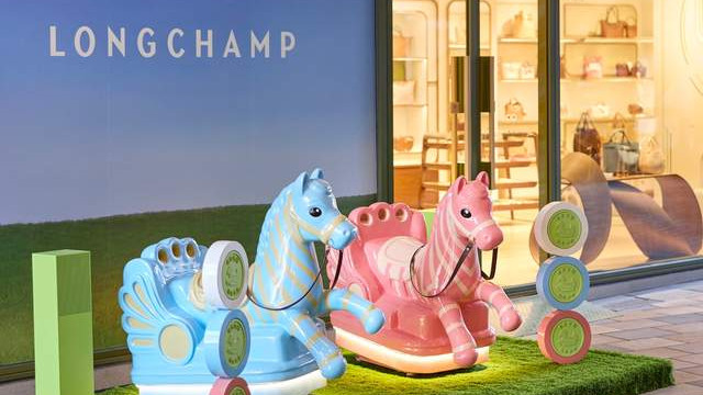 珑骧“摇摇马乐园”主题快闪亮相武汉SKP，以法式童趣贺马年新春