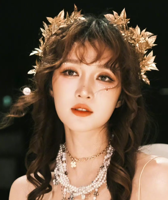 歌手孟佳冲上热搜
这一次遭遇太过尴尬，她实在忍不了了，于是发文吐槽，却又突然自我