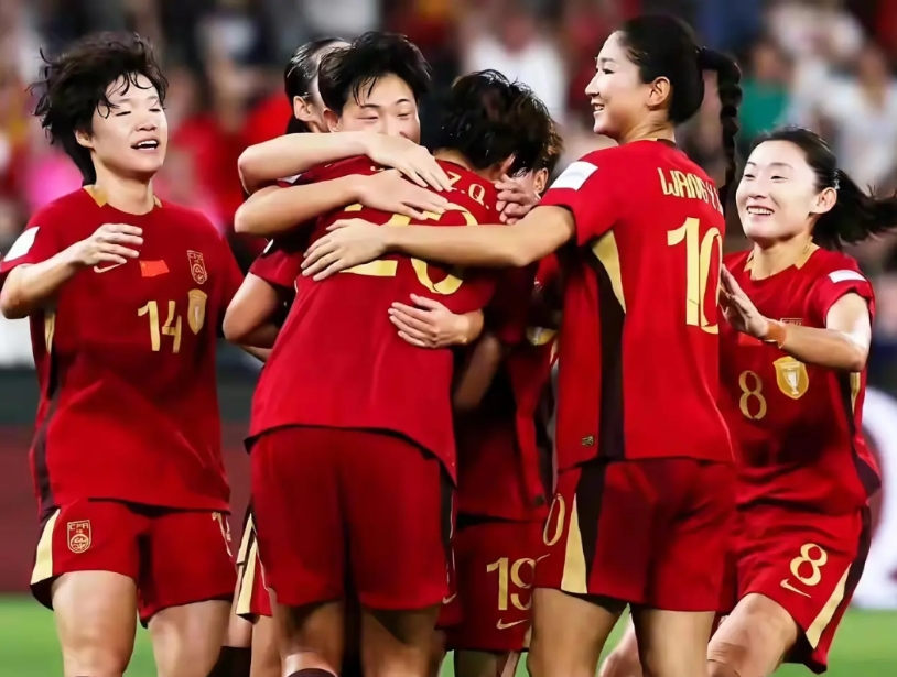 澳大利亚队今天傍晚与韩国女足3-3踢平只拿到小组第二，逼得中国女足明天傍晚必须战