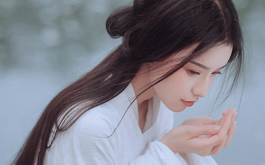 当贵妃第四年，我第三次失去了孩子，皇上劝我大度原谅，他不知道我要死了……